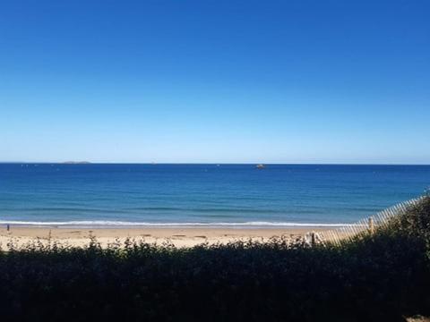 Kennedy Robin Saint-Malo Bagian luar foto